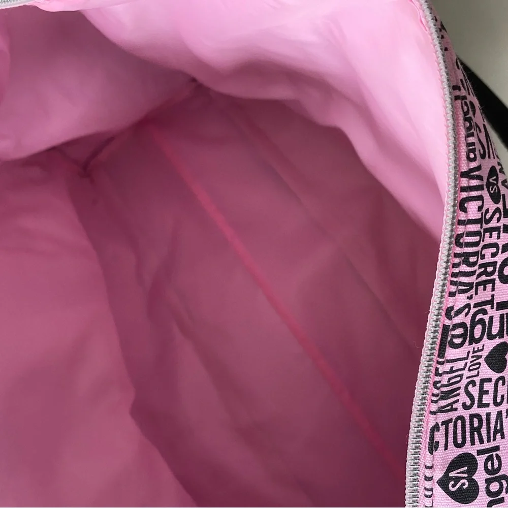 Victoria’s Secret limited edition duffle bag - Picture 4 of 8